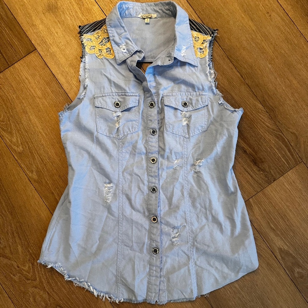 Gimmicks by BKE Blue Distressed Sleeveless Lace Accent Open Back Top Small